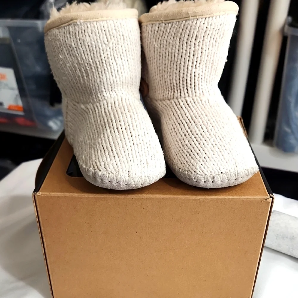 UGG‎ Infant Purl Knit Boots